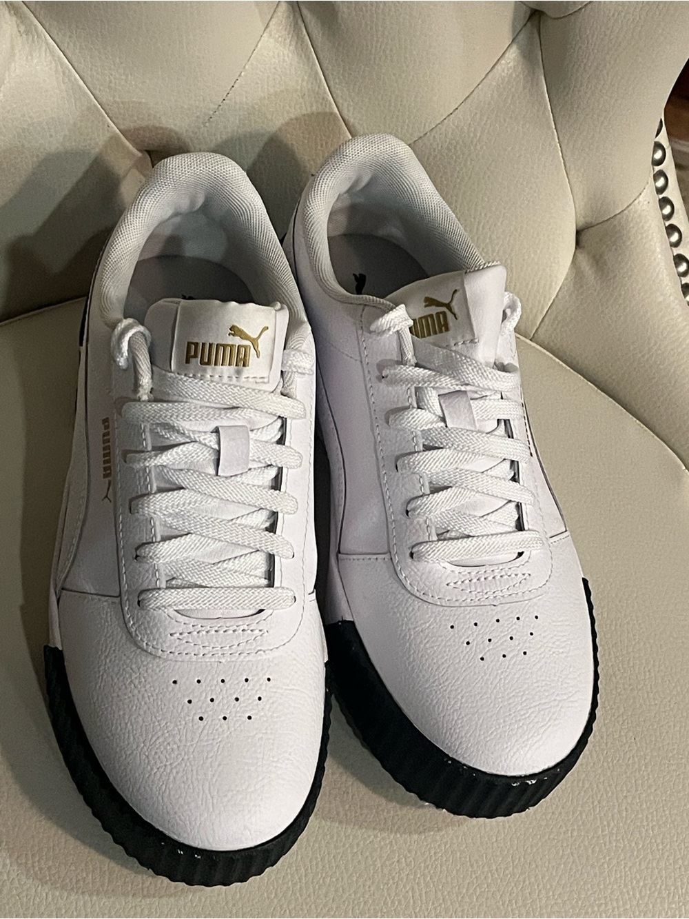 Puma White Leather Sneakers with Black Outsole and Gold Logo 6/ 39 women’s 8 - Picture 3 of 12